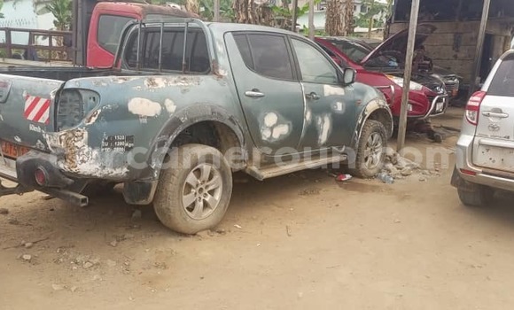 Sayi Na hannu Mitsubishi L200 Sauran Mota in Douala a Ƙasar Kamaru Sayi Na hannu Mitsubishi L200 Sauran Mota in Douala a Ƙasar Kamaru