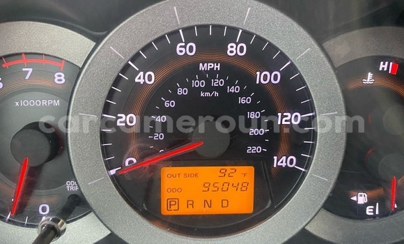 Sayi Imported Toyota RAV4 Azurfa Mota in Douala a Ƙasar Kamaru Sayi Imported Toyota RAV4 Azurfa Mota in Douala a Ƙasar Kamaru
