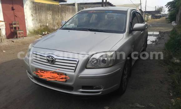 Sayi Na hannu Toyota Avensis Azurfa Mota in Yaounde a Babban Kamaru Sayi Na hannu Toyota Avensis Azurfa Mota in Yaounde a Babban Kamaru
