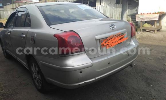 Sayi Na hannu Toyota Avensis Azurfa Mota in Yaounde a Babban Kamaru Sayi Na hannu Toyota Avensis Azurfa Mota in Yaounde a Babban Kamaru