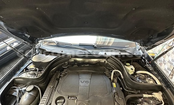 Sayi Sabo Mercedes‒Benz GL-klasse Azurfa Mota in Yaounde a Babban Kamaru Sayi Sabo Mercedes‒Benz GL-klasse Azurfa Mota in Yaounde a Babban Kamaru