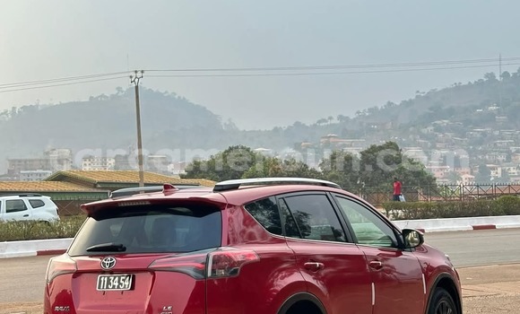 Acheter Occasion Voiture Toyota RAV4 Rouge à Yaoundé, Central Cameroon Acheter Occasion Voiture Toyota RAV4 Rouge à Yaoundé, Central Cameroon