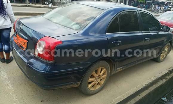 Sayi Na hannu Toyota Avensis Blue Mota in Yaounde a Babban Kamaru Sayi Na hannu Toyota Avensis Blue Mota in Yaounde a Babban Kamaru