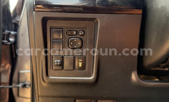 Acheter Neuf Voiture Toyota Land Cruiser Prado Gris à Yaoundé, Central Cameroon Acheter Neuf Voiture Toyota Land Cruiser Prado Gris à Yaoundé, Central Cameroon