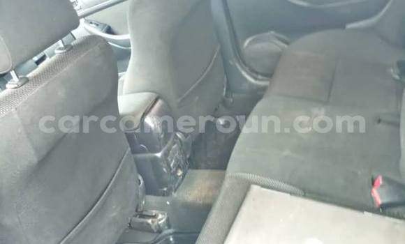 Sayi Na hannu Toyota Avensis Blue Mota in Yaounde a Babban Kamaru Sayi Na hannu Toyota Avensis Blue Mota in Yaounde a Babban Kamaru