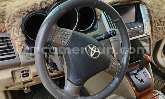 Sayi Na hannu Toyota Harrier Azurfa Mota in Yaounde a Babban Kamaru Sayi Na hannu Toyota Harrier Azurfa Mota in Yaounde a Babban Kamaru
