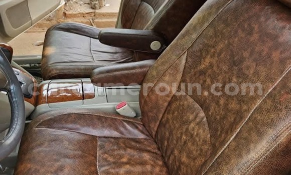 Sayi Na hannu Toyota Harrier Azurfa Mota in Yaounde a Babban Kamaru Sayi Na hannu Toyota Harrier Azurfa Mota in Yaounde a Babban Kamaru