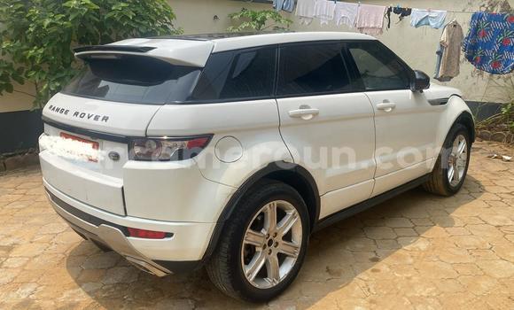 Sayi Na hannu Range Rover Range Rover White Mota in Douala a Ƙasar Kamaru Sayi Na hannu Range Rover Range Rover White Mota in Douala a Ƙasar Kamaru