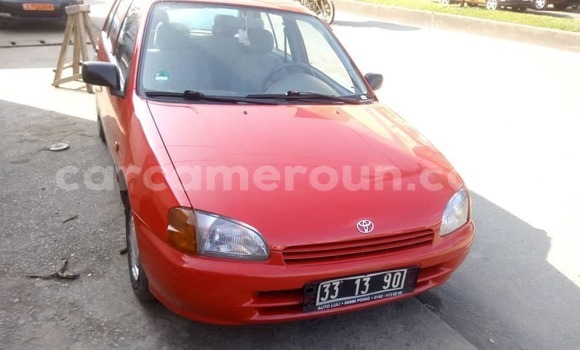 Sayi Na hannu Toyota Starlet Red Mota in Yaounde a Babban Kamaru Sayi Na hannu Toyota Starlet Red Mota in Yaounde a Babban Kamaru