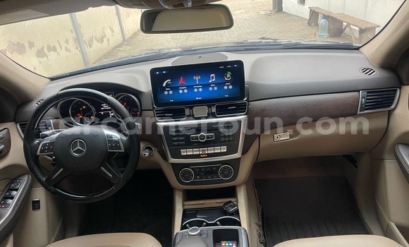 Sayi Na hannu Mercedes‒Benz ML–Class Sauran Mota in Douala a Ƙasar Kamaru Sayi Na hannu Mercedes‒Benz ML–Class Sauran Mota in Douala a Ƙasar Kamaru