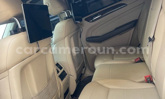 Sayi Na hannu Mercedes‒Benz ML–Class Sauran Mota in Douala a Ƙasar Kamaru Sayi Na hannu Mercedes‒Benz ML–Class Sauran Mota in Douala a Ƙasar Kamaru