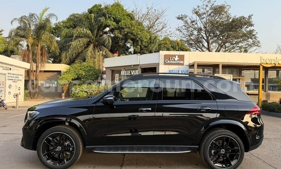 Sayi Sabo Mercedes‒Benz GLE Black Mota in Douala a Ƙasar Kamaru Sayi Sabo Mercedes‒Benz GLE Black Mota in Douala a Ƙasar Kamaru