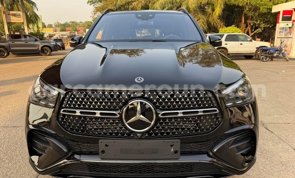 Sayi Sabo Mercedes‒Benz GLE Black Mota in Douala a Ƙasar Kamaru Sayi Sabo Mercedes‒Benz GLE Black Mota in Douala a Ƙasar Kamaru