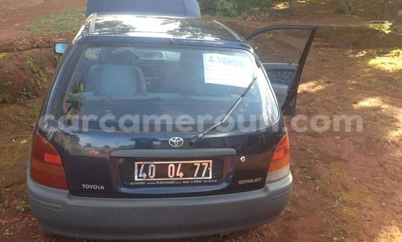 Sayi Na hannu Toyota Starlet Black Mota in Yaounde a Babban Kamaru Sayi Na hannu Toyota Starlet Black Mota in Yaounde a Babban Kamaru