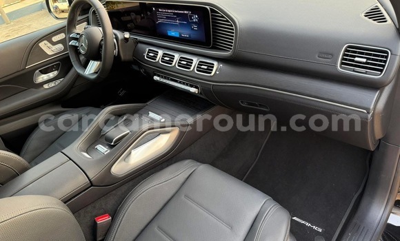Sayi Sabo Mercedes‒Benz GLE Black Mota in Douala a Ƙasar Kamaru Sayi Sabo Mercedes‒Benz GLE Black Mota in Douala a Ƙasar Kamaru