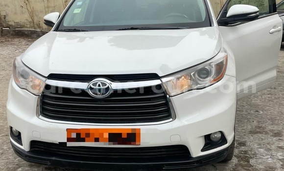 Acheter Occasion Voiture Toyota Highlander Blanc à Buea, Southwest Cameroon Acheter Occasion Voiture Toyota Highlander Blanc à Buea, Southwest Cameroon