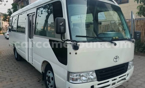 Acheter Occasion Voiture Toyota Coaster Blanc à Douala, Littoral Cameroon Acheter Occasion Voiture Toyota Coaster Blanc à Douala, Littoral Cameroon