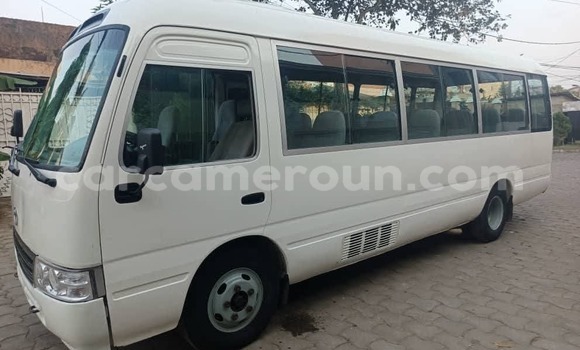 Acheter Occasion Voiture Toyota Coaster Blanc à Douala, Littoral Cameroon Acheter Occasion Voiture Toyota Coaster Blanc à Douala, Littoral Cameroon