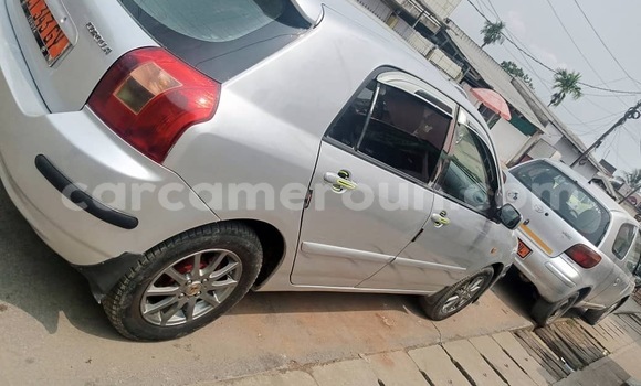 Sayi Na hannu Toyota Corolla Azurfa Mota in Douala a Ƙasar Kamaru Sayi Na hannu Toyota Corolla Azurfa Mota in Douala a Ƙasar Kamaru