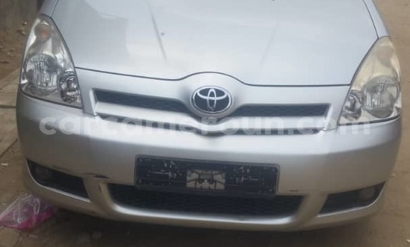 Acheter Occasion Voiture Toyota Corolla Verso Gris à Douala, Littoral Cameroon
