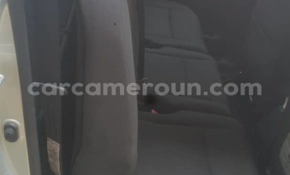 Sayi Na hannu Toyota Corolla Verso Azurfa Mota in Douala a Ƙasar Kamaru Sayi Na hannu Toyota Corolla Verso Azurfa Mota in Douala a Ƙasar Kamaru