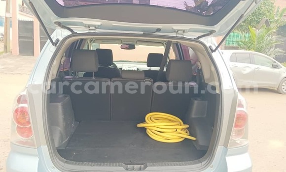 Acheter Occasion Voiture Toyota Corolla Verso Bleu à Douala, Littoral Cameroon Acheter Occasion Voiture Toyota Corolla Verso Bleu à Douala, Littoral Cameroon