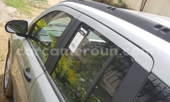 Sayi Na hannu Jeep Liberty Azurfa Mota in Douala a Ƙasar Kamaru Sayi Na hannu Jeep Liberty Azurfa Mota in Douala a Ƙasar Kamaru