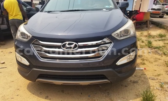 Sayi Na hannu Hyundai Santa Fe Blue Mota in Douala a Ƙasar Kamaru Sayi Na hannu Hyundai Santa Fe Blue Mota in Douala a Ƙasar Kamaru