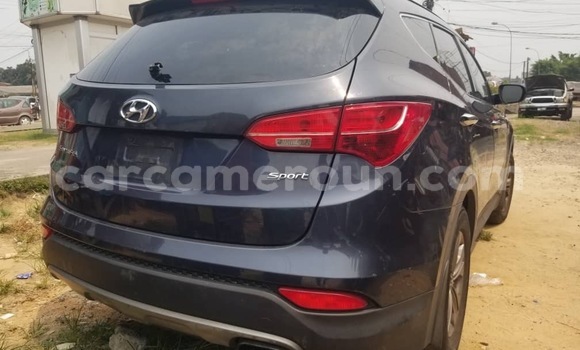 Sayi Na hannu Hyundai Santa Fe Blue Mota in Douala a Ƙasar Kamaru Sayi Na hannu Hyundai Santa Fe Blue Mota in Douala a Ƙasar Kamaru