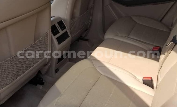 Sayi Sabo Mercedes‒Benz ML–Class Black Mota in Douala a Ƙasar Kamaru Sayi Sabo Mercedes‒Benz ML–Class Black Mota in Douala a Ƙasar Kamaru