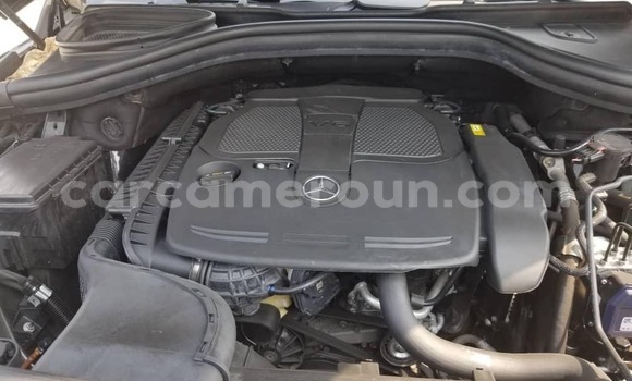 Sayi Sabo Mercedes‒Benz ML–Class Black Mota in Douala a Ƙasar Kamaru Sayi Sabo Mercedes‒Benz ML–Class Black Mota in Douala a Ƙasar Kamaru