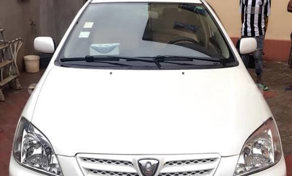 Sayi Na hannu Toyota Allex White Mota in Yaounde a Babban Kamaru Sayi Na hannu Toyota Allex White Mota in Yaounde a Babban Kamaru