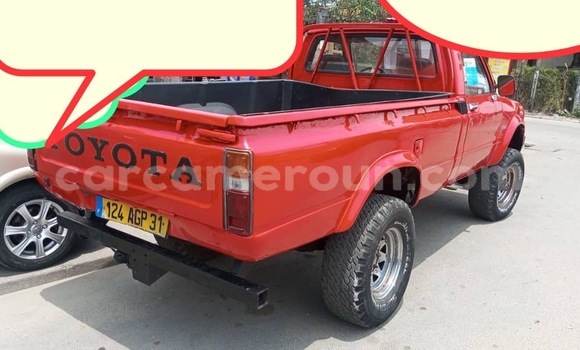 Acheter Neuf Voiture Toyota Hilux Rouge à Douala, Littoral Cameroon Acheter Neuf Voiture Toyota Hilux Rouge à Douala, Littoral Cameroon