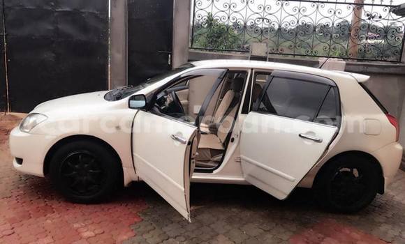 Sayi Na hannu Toyota Allex White Mota in Yaounde a Babban Kamaru Sayi Na hannu Toyota Allex White Mota in Yaounde a Babban Kamaru