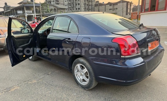 Acheter Occasion Voiture Toyota Avensis Bleu à Douala, Littoral Cameroon