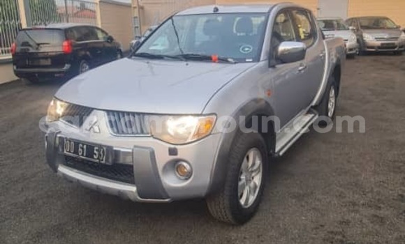 Acheter Neuf Voiture Mitsubishi L200 Gris à Douala, Littoral Cameroon