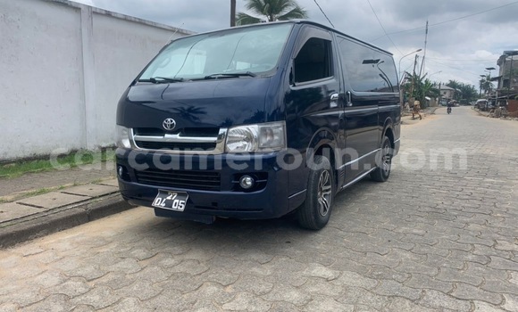 Acheter Import Utilitaire Toyota HiAce Bleu à Douala, Littoral Cameroon