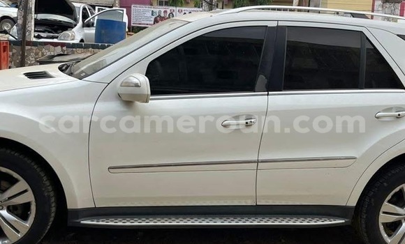 Acheter Occasion Voiture Mercedes‒Benz ML–Class Blanc à Douala, Littoral Cameroon Acheter Occasion Voiture Mercedes‒Benz ML–Class Blanc à Douala, Littoral Cameroon