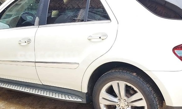 Acheter Occasion Voiture Mercedes‒Benz ML–Class Blanc à Douala, Littoral Cameroon Acheter Occasion Voiture Mercedes‒Benz ML–Class Blanc à Douala, Littoral Cameroon