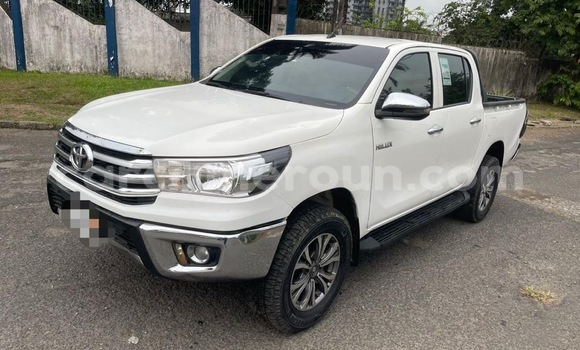Acheter Import Voiture Toyota Hilux Blanc à Douala, Littoral Cameroon Acheter Import Voiture Toyota Hilux Blanc à Douala, Littoral Cameroon
