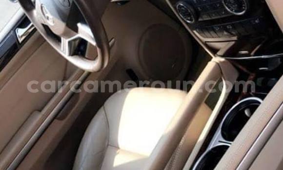 Sayi Na hannu Mercedes‒Benz ML–Class Blue Mota in Yaounde a Babban Kamaru Sayi Na hannu Mercedes‒Benz ML–Class Blue Mota in Yaounde a Babban Kamaru