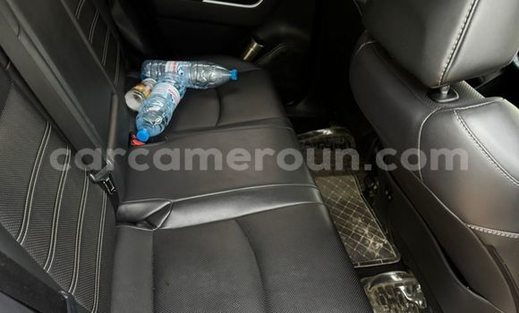 Sayi Na hannu Toyota RAV4 Azurfa Mota in Douala a Ƙasar Kamaru Sayi Na hannu Toyota RAV4 Azurfa Mota in Douala a Ƙasar Kamaru