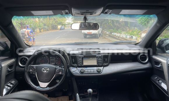 Sayi Na hannu Toyota RAV4 Black Mota in Douala a Ƙasar Kamaru Sayi Na hannu Toyota RAV4 Black Mota in Douala a Ƙasar Kamaru