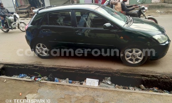 Sayi Na hannu Toyota Corolla Green Mota in Douala a Ƙasar Kamaru Sayi Na hannu Toyota Corolla Green Mota in Douala a Ƙasar Kamaru