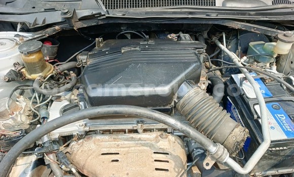 Sayi Na hannu Toyota RAV4 Azurfa Mota in Douala a Ƙasar Kamaru Sayi Na hannu Toyota RAV4 Azurfa Mota in Douala a Ƙasar Kamaru