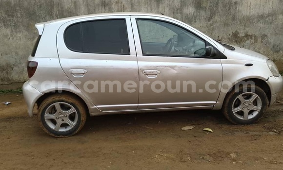 Sayi Na hannu Toyota Yaris Azurfa Mota in Douala a Ƙasar Kamaru Sayi Na hannu Toyota Yaris Azurfa Mota in Douala a Ƙasar Kamaru