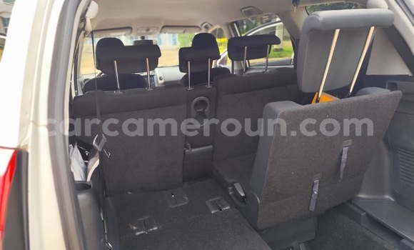 Sayi Sabo Toyota Vanguard White Mota in Yaounde a Babban Kamaru Sayi Sabo Toyota Vanguard White Mota in Yaounde a Babban Kamaru