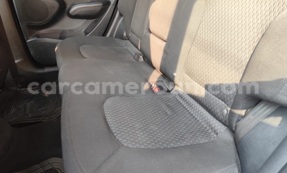 Buy Used Hyundai Tiburon White Car in Yaounde in Central Cameroon Buy Used Hyundai Tiburon White Car in Yaounde in Central Cameroon