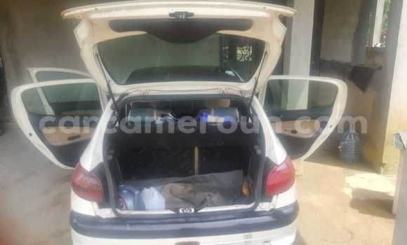 Acheter Occasion Voiture Peugeot 206 Blanc à Douala, Littoral Cameroon Acheter Occasion Voiture Peugeot 206 Blanc à Douala, Littoral Cameroon