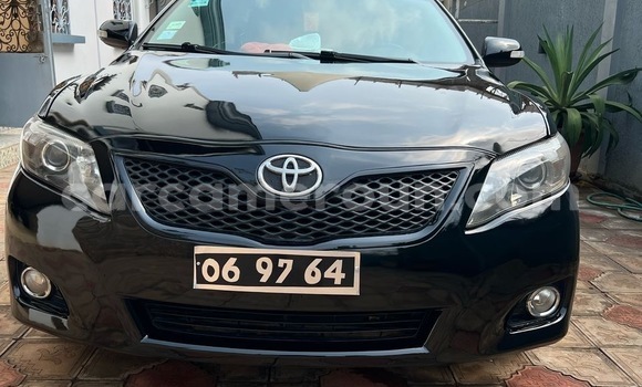 Sayi Na hannu Toyota Camry Black Mota in Yaounde a Babban Kamaru